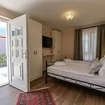 Maria Villa